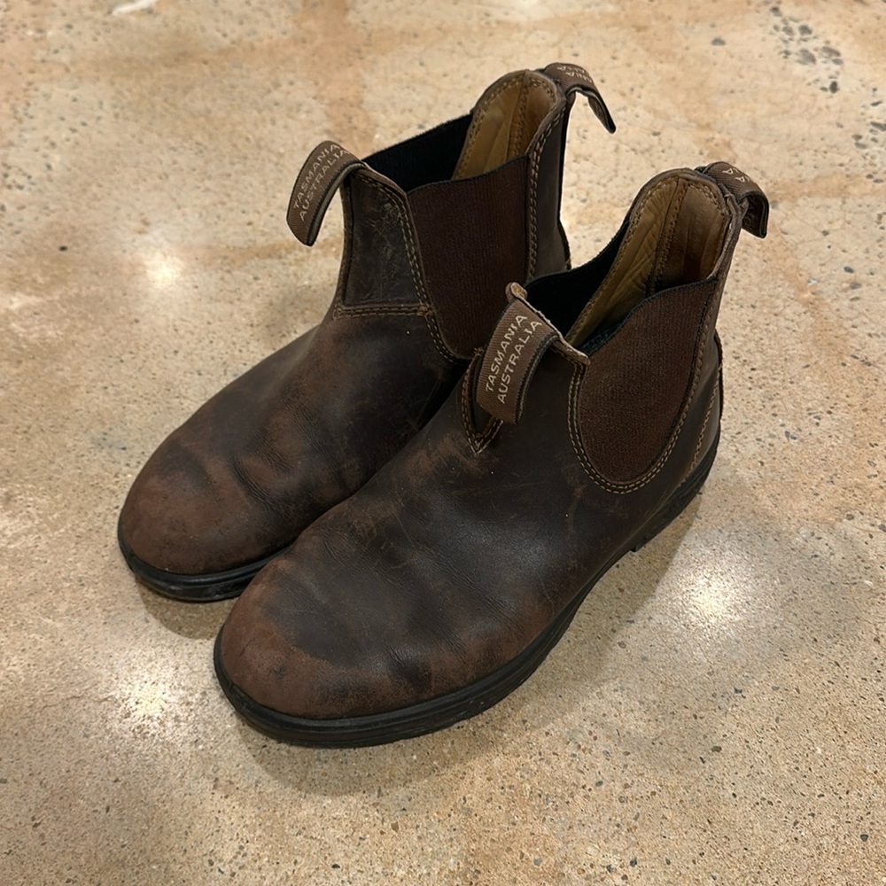 Well worn ladies Blundstone original 500 classic